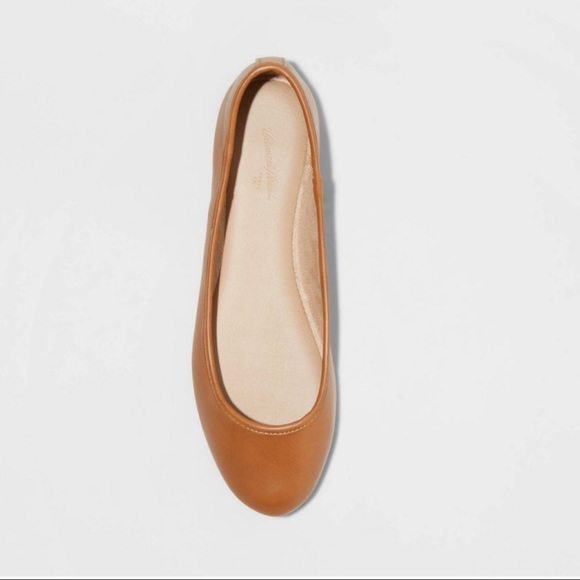 Round toe flats NWT universal thread Cognac color - Picture 2 of 3